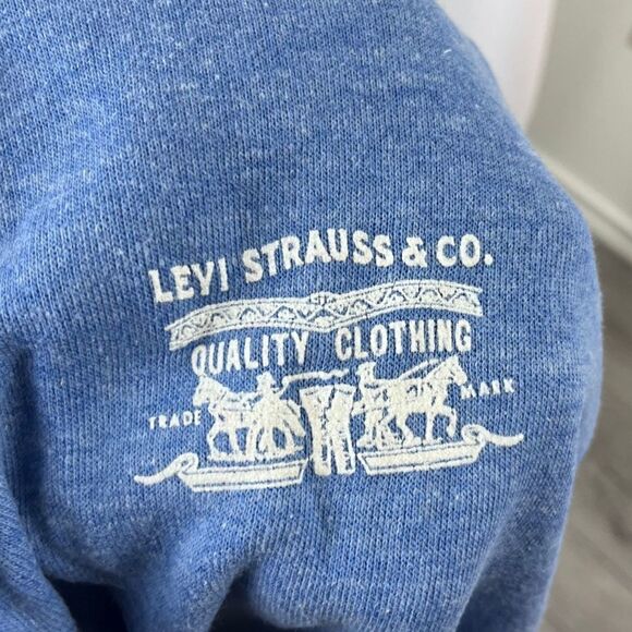 Vintage Levi’s USA Size M Blue Cotton Crewneck Pullover Unisex Sweater Casual - Picture 12 of 15